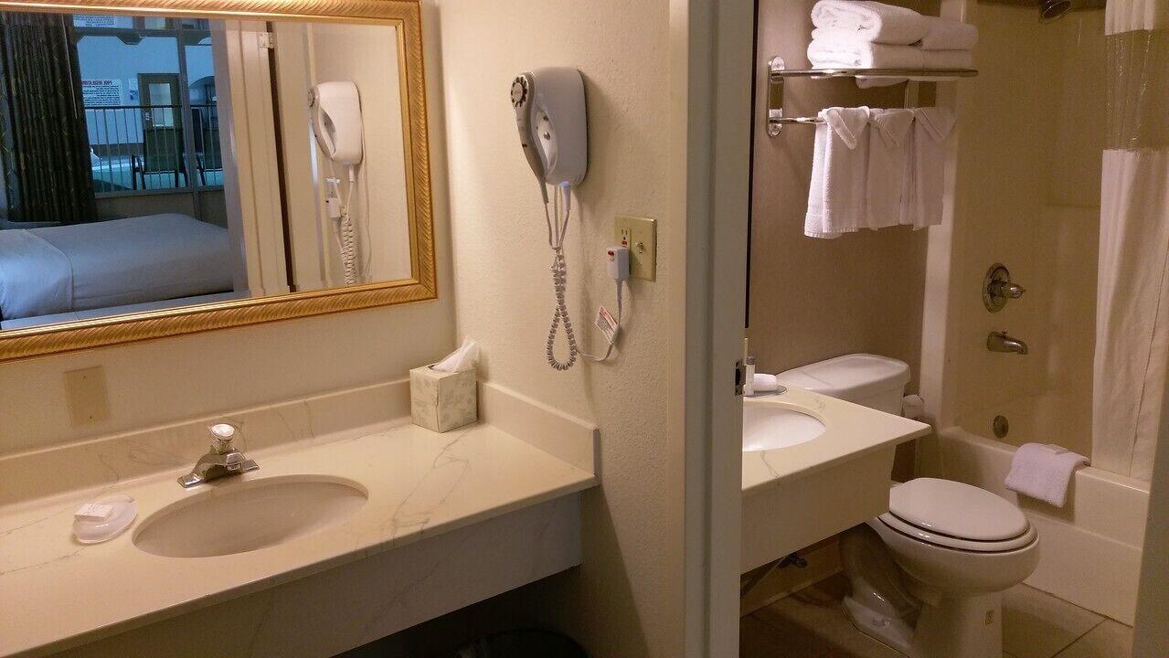 הסטינגס C3 Hotel And Convention Center מראה חיצוני תמונה
