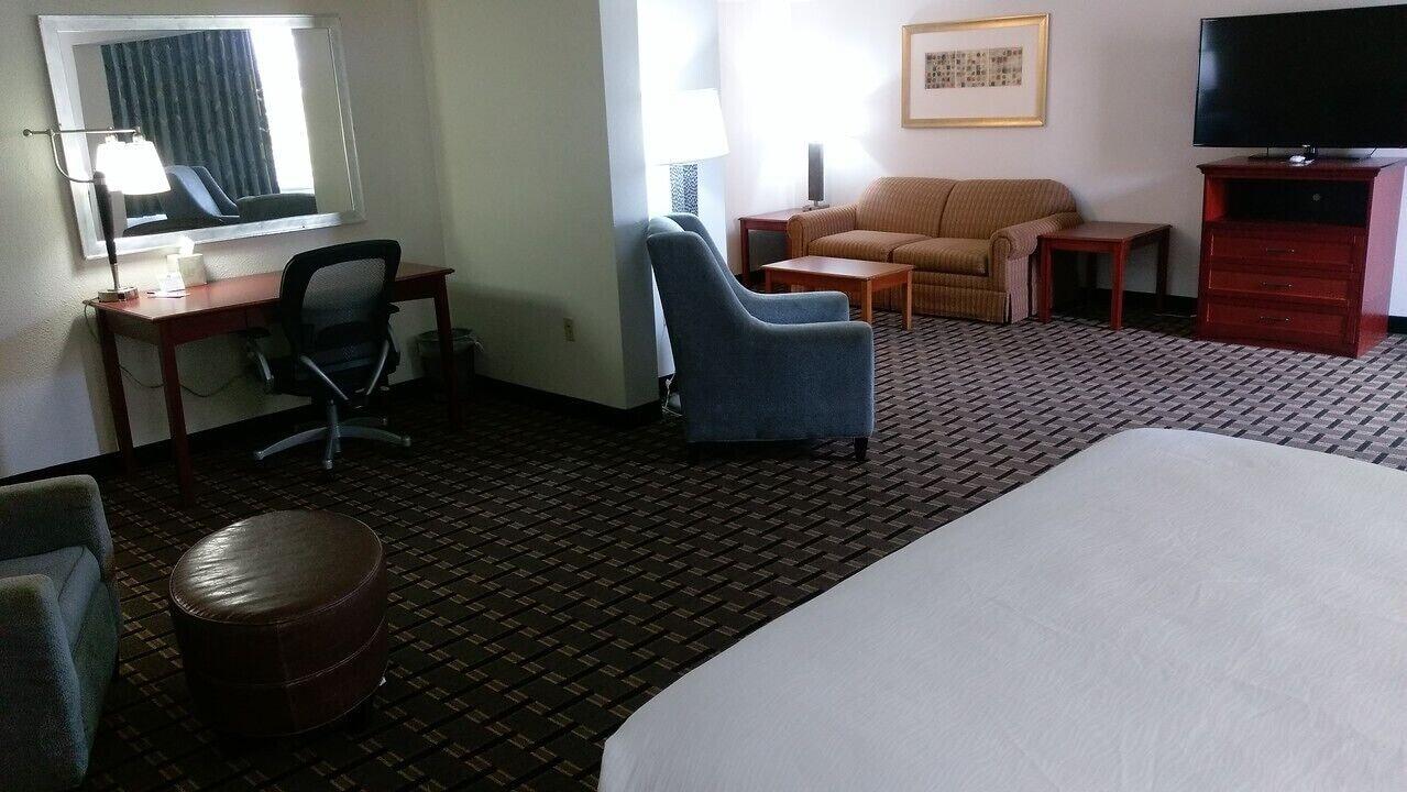הסטינגס C3 Hotel And Convention Center מראה חיצוני תמונה
